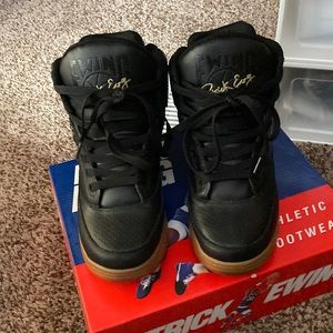 Patrick Ewing 33 HI Black Gum Gold  size 5 youth